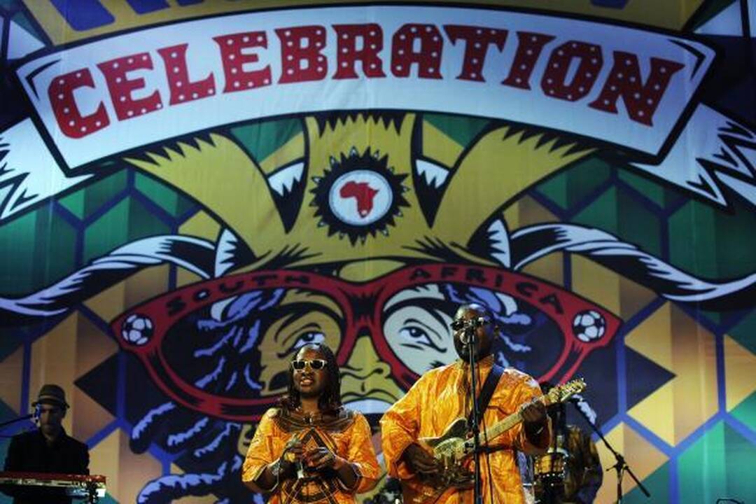 Pasaulio futbolo čempionatą atidarė planetos ir Afrikos muzikos žvaigždės