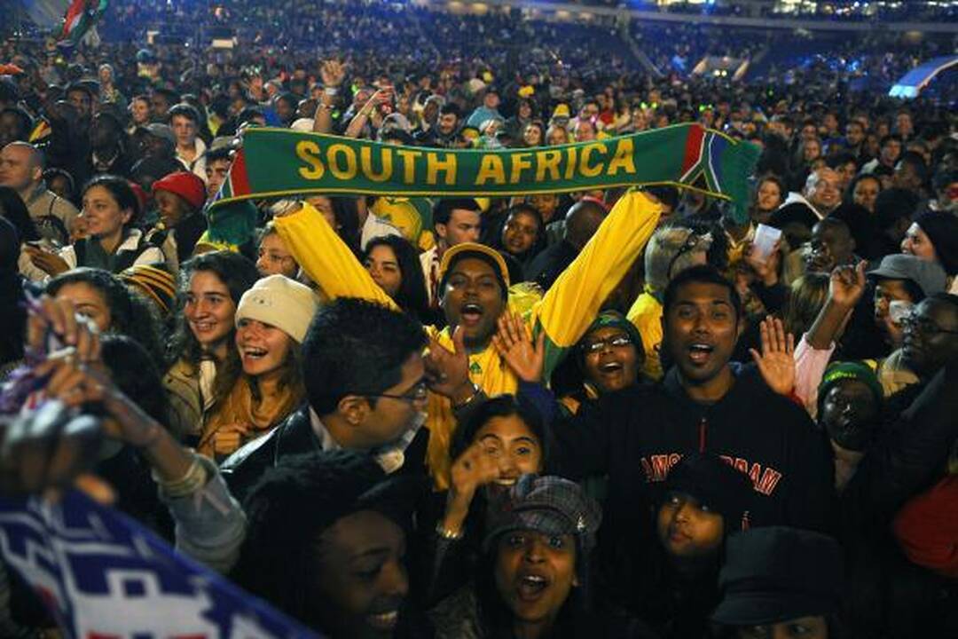 Pasaulio futbolo čempionatą atidarė planetos ir Afrikos muzikos žvaigždės
