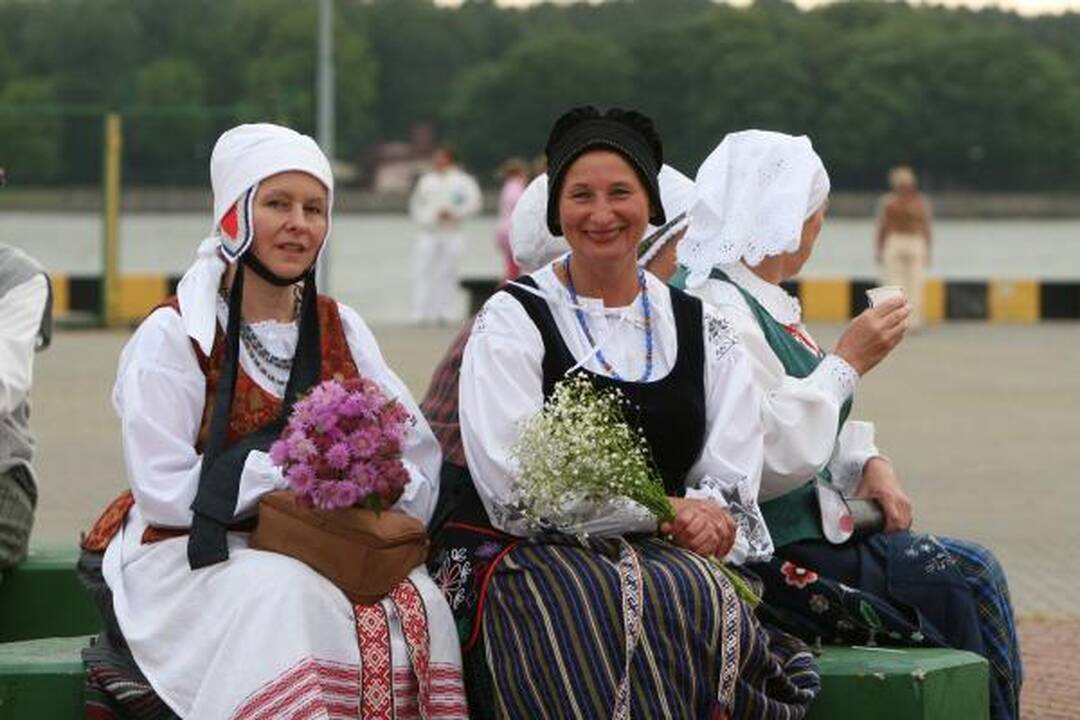 Kruizinių laivų terminale klaipėdiečiai giedojo himną