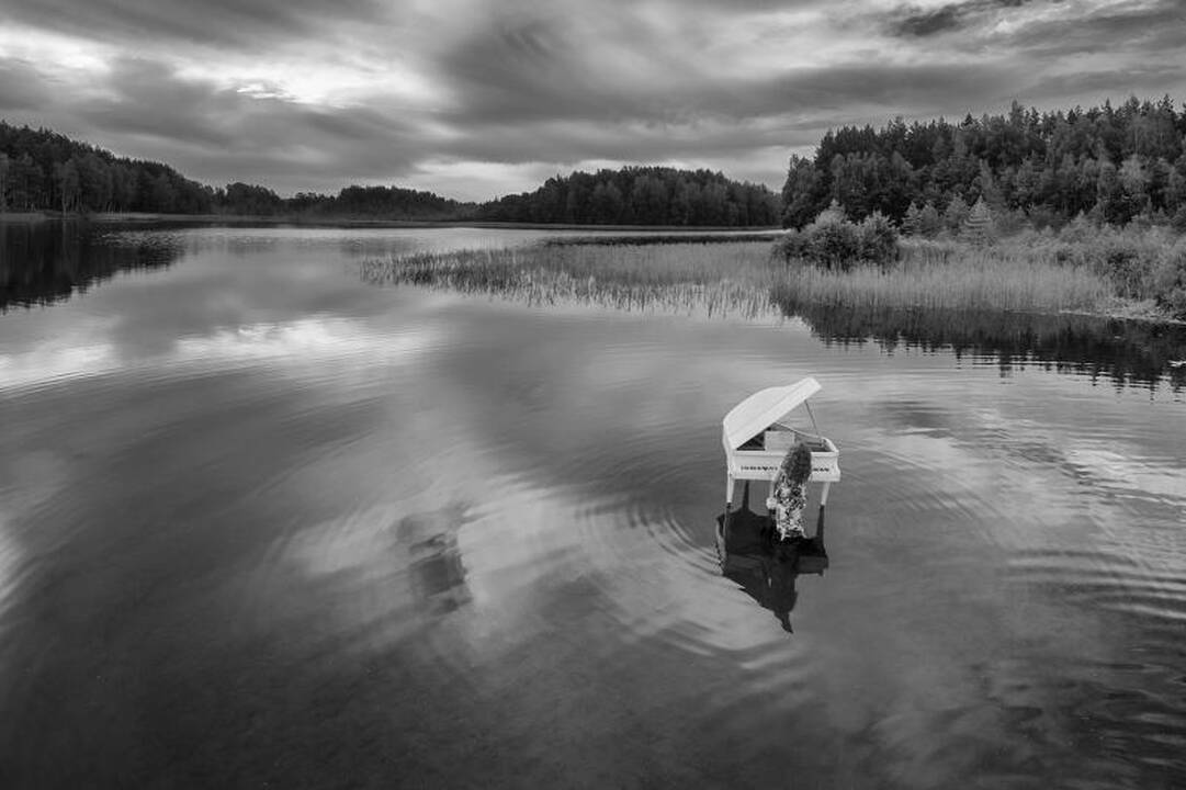 Fotografijos debiutantų parodoje - netikėti eksperimentai 