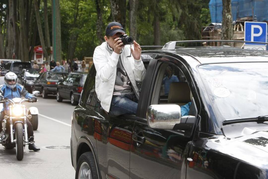 Palangą okupavo amerikietiški automobiliai