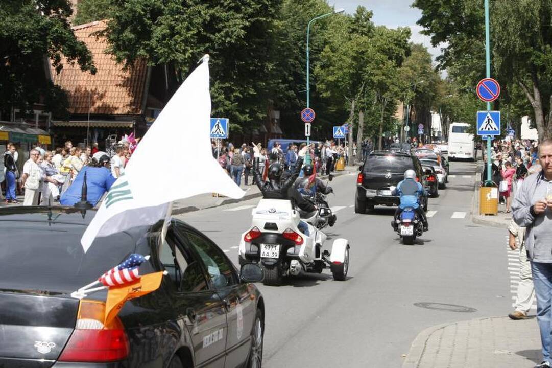 Palangą okupavo amerikietiški automobiliai