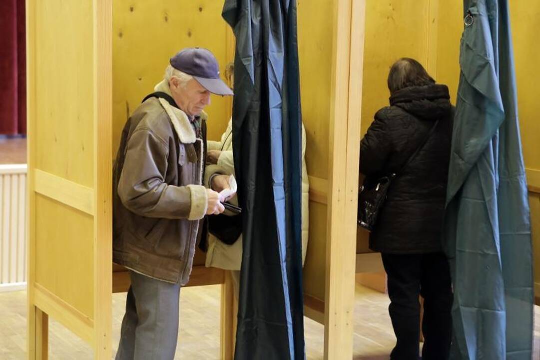 Klaipėdoje teko tramdyti rinkimų apylinkėje triukšmą kėlusį rinkėją