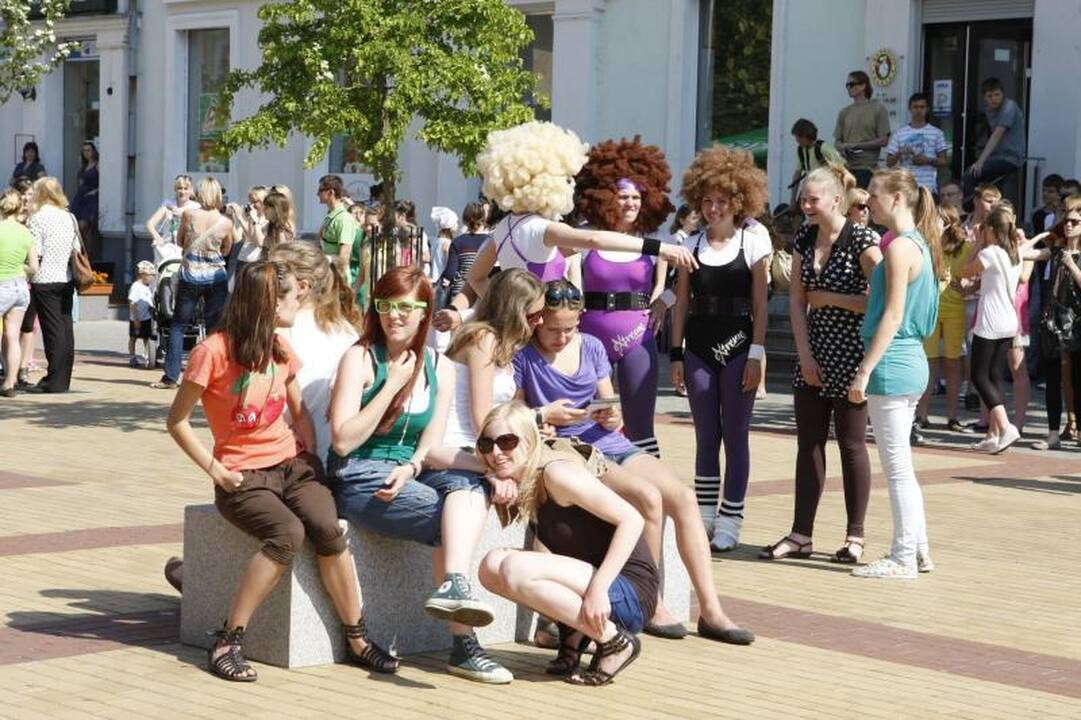 Klaipėdos moksleivius suvienijo 7 minučių šokis