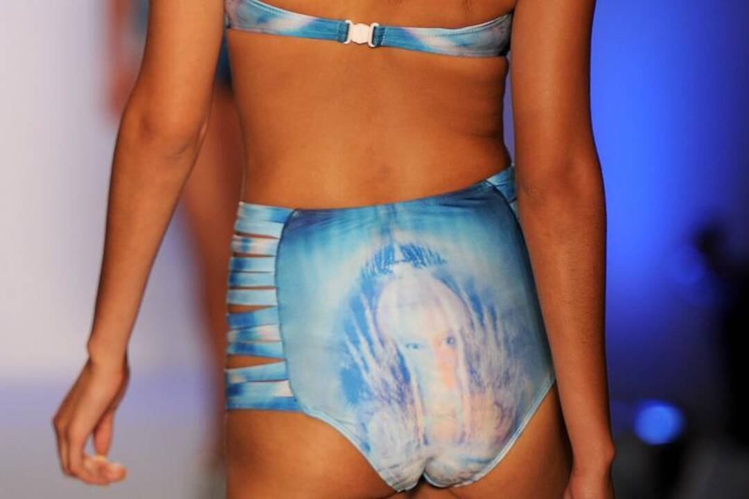 "Mercedes Benz" savaitė alsavo seksualiais maudymosi kostiumėliais