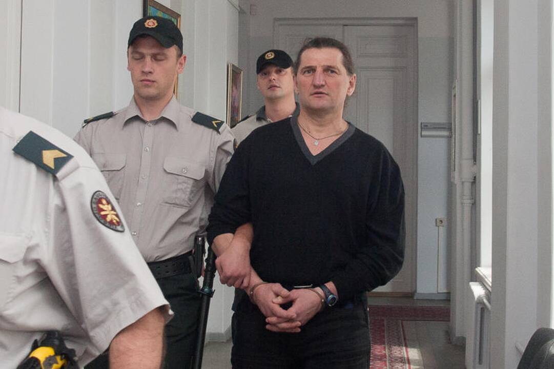 H.Daktarą teismas paliko    už   grotų  