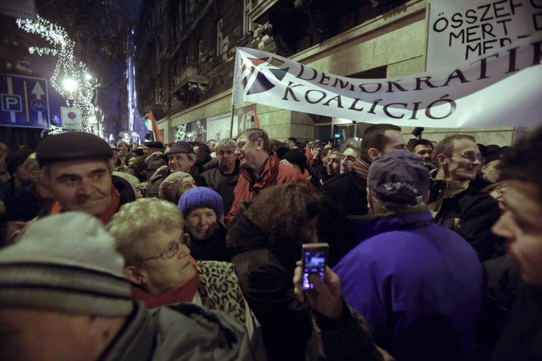 Vengrijoje vyko masiniai protestai prieš naująją konstituciją