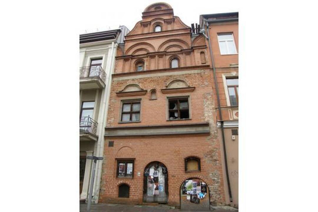 Kauno vaizdai: apgriuvę pastatai, tuščios gatvės