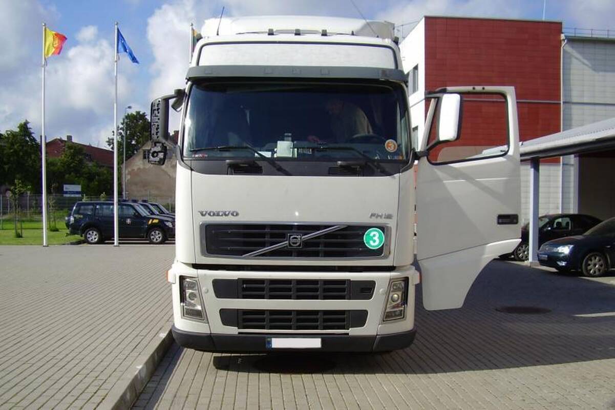 Klaipėdos uoste sulaikytas įtartinas vilkikas