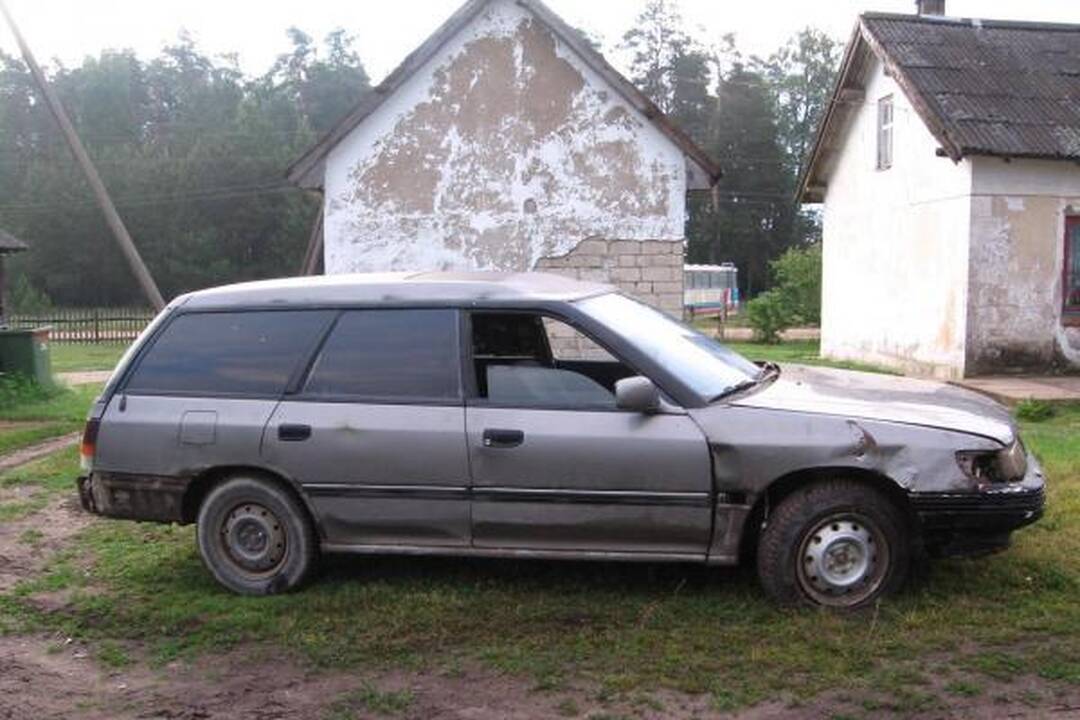 Sprukusį kontrabandininką sustabdė "ežys", o sulaikė šuo