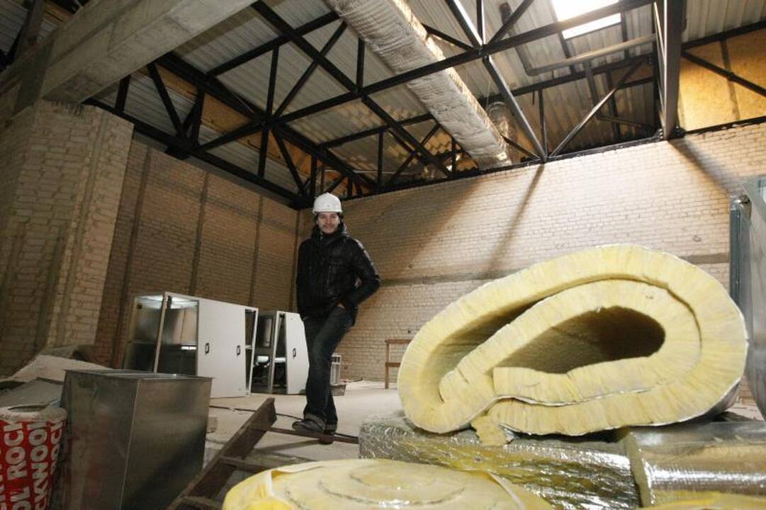 Klaipėdiečiai aktyviai rinkosi į statybos aikštele virtusį teatrą