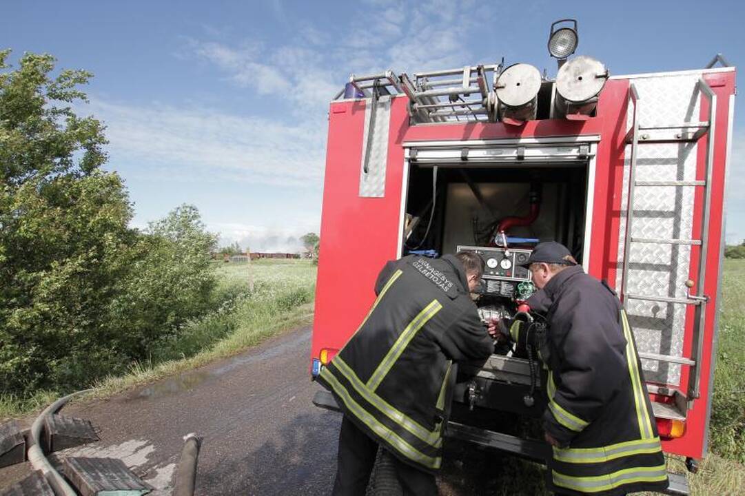 Klaipėdoje Žardupės gatvėje siautė liepsnos
