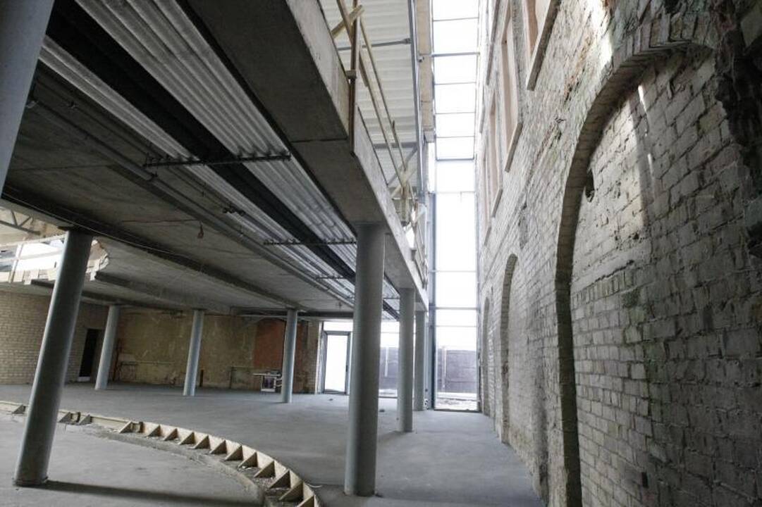 Klaipėdiečiai aktyviai rinkosi į statybos aikštele virtusį teatrą