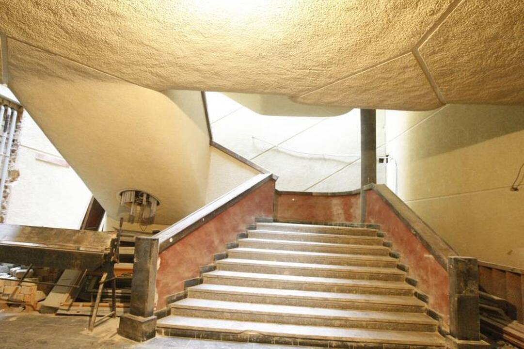 Klaipėdiečiai aktyviai rinkosi į statybos aikštele virtusį teatrą