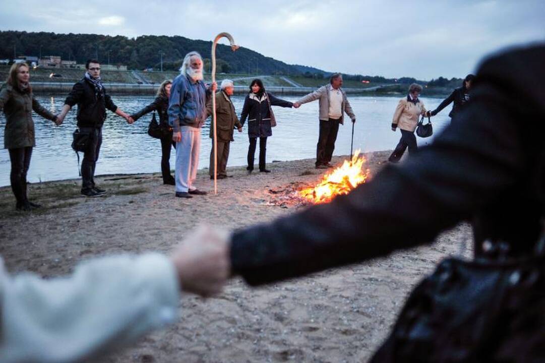 Padangę apšvietė baltus vienijančios liepsnos