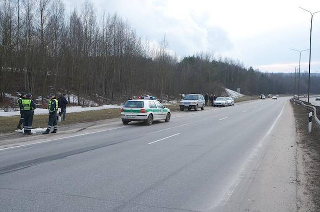 Sostinėje degė daugybė padangų