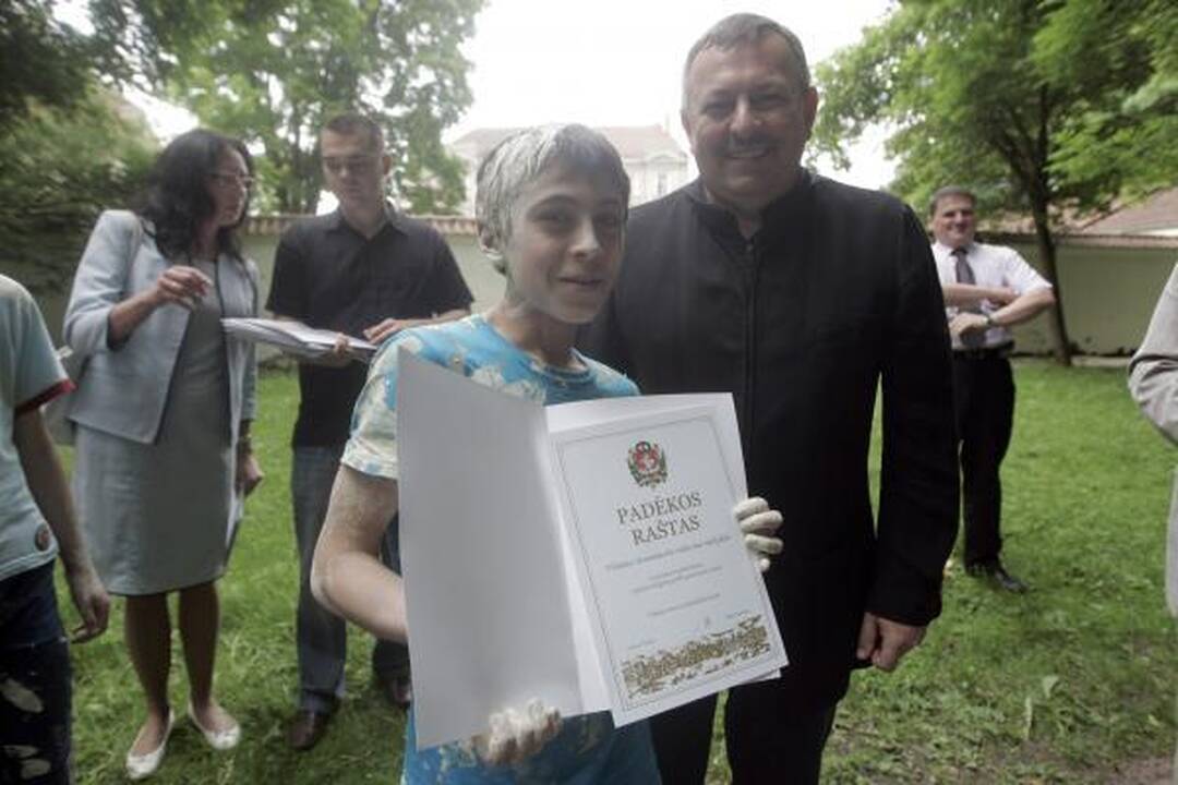 Vilniaus moksleiviai uždažė nelegalius grafitus