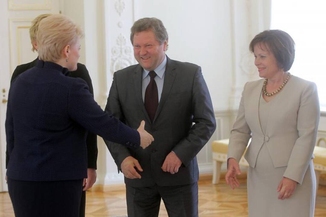 Prezidentė: pensijos turi būti atkurtos, minimali alga gali būti pakelta