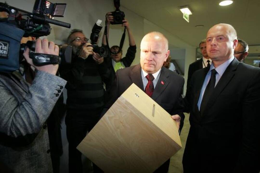 A.Sacharukas tikėjosi būti išmestas iš Seimo