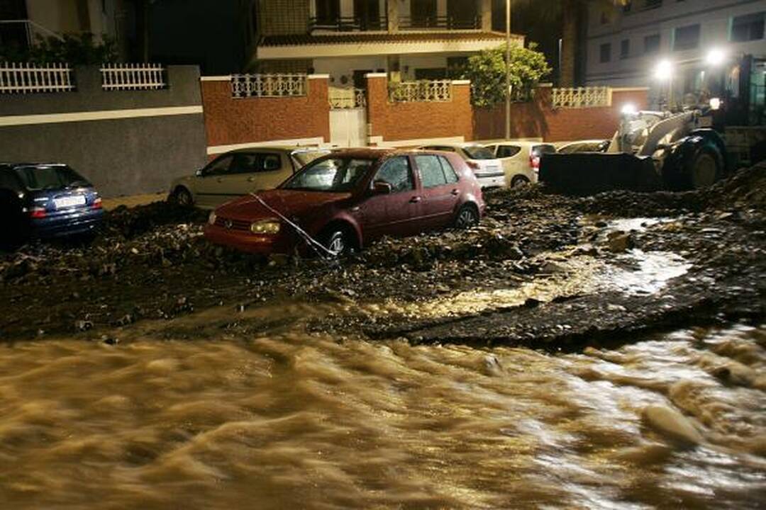 Turistų mėgstamą Tenerifę nusiaubė audra ir liūtys