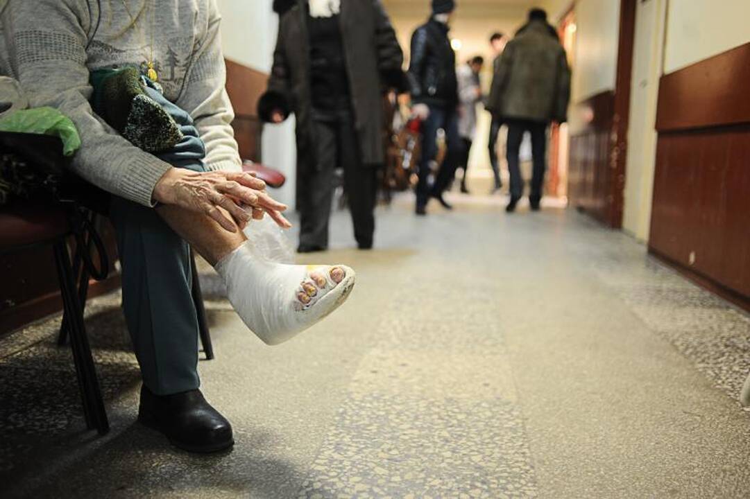 Slidžius takus smėliu pasibarstys patys gyventojai