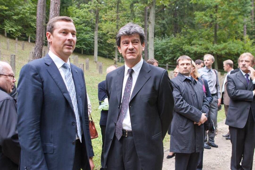 Antakalnio kapinėse įamžintas žydų gelbėtojas A.Schmidas