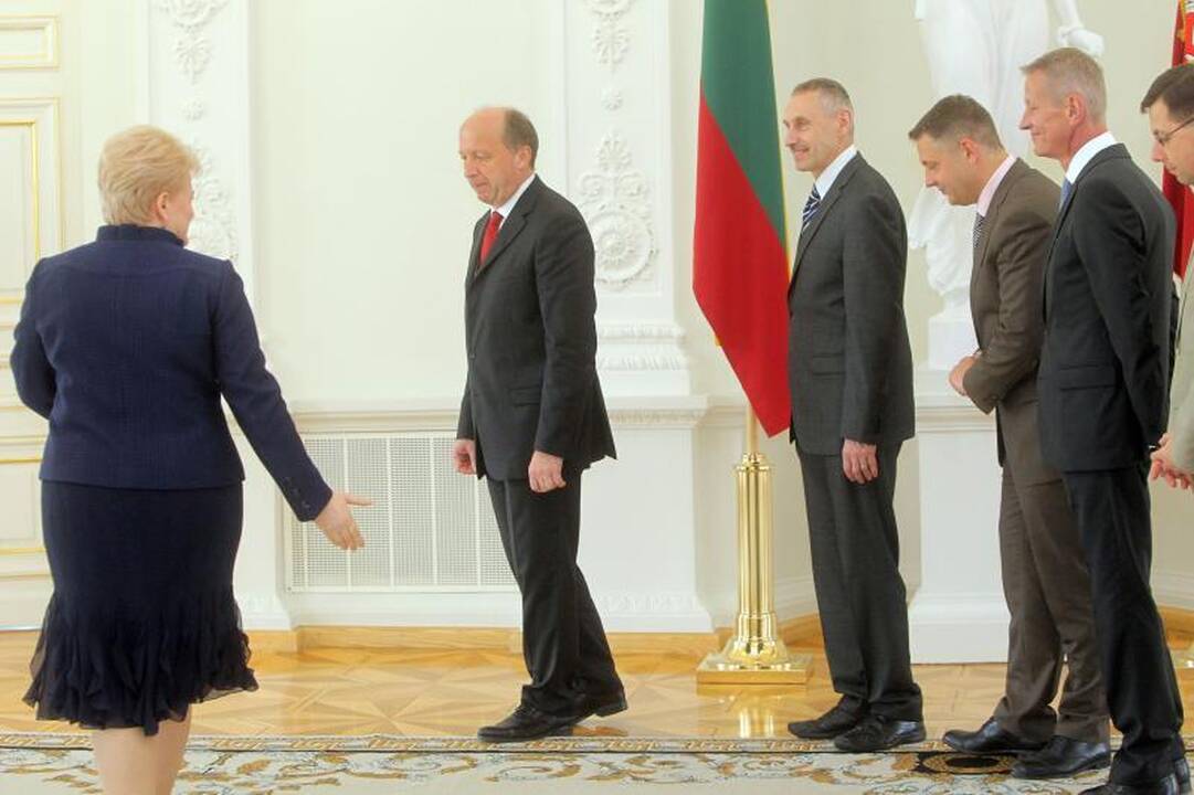 Prezidentė: pensijos turi būti atkurtos, minimali alga gali būti pakelta