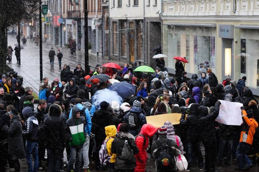 Kaune moksleiviai garsiai šaukė: kyšiams – ne!