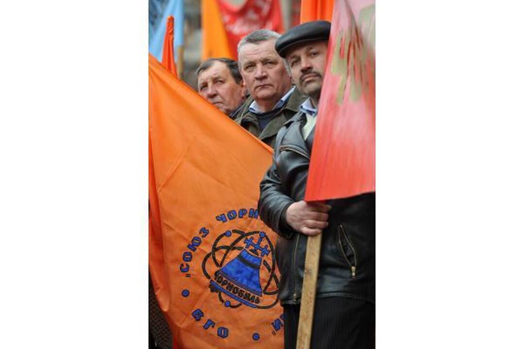 Ukrainoje dėl pašalpų Černobylio padarinių likviduotojams mažinimo protestavo 2 tūkst. žmonių
