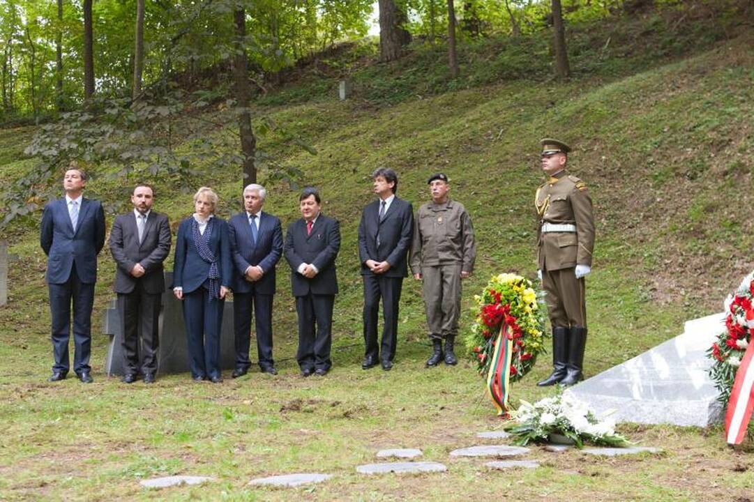 Antakalnio kapinėse įamžintas žydų gelbėtojas A.Schmidas