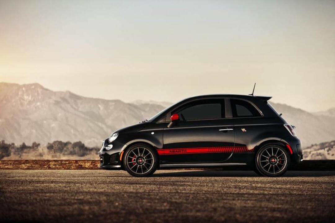 „Papiktintas“ naujasis stileiva „Fiat 500 Abarth“