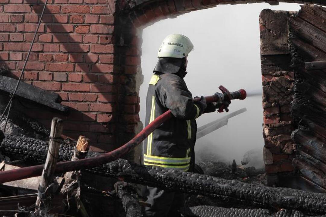 Klaipėdoje Žardupės gatvėje siautė liepsnos