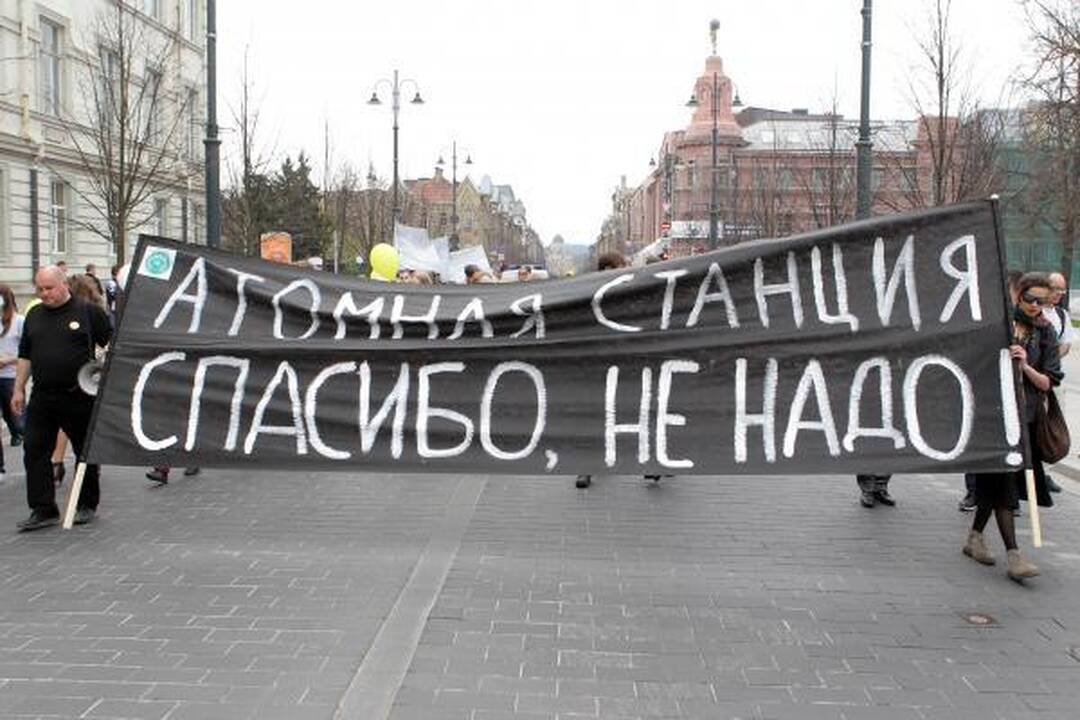 Eitynėse prieš AE statybas - 300 žmonių