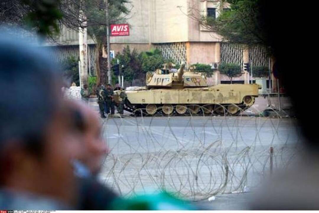 Egipto vyriausybės įspėjimai dėl griežtų priemonių nebaugina protestuotojų