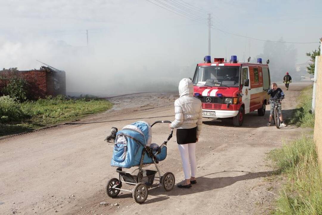 Klaipėdoje Žardupės gatvėje siautė liepsnos