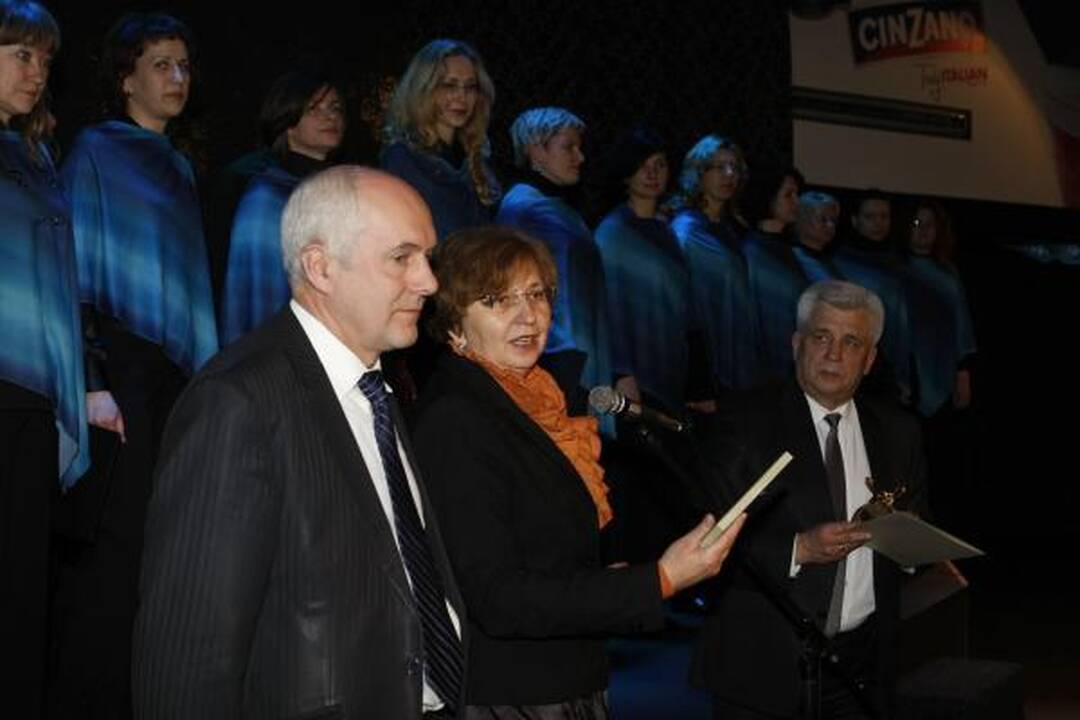 Politikai paskutinį Klaipėdos miesto tarybos posėdį baigė puota 