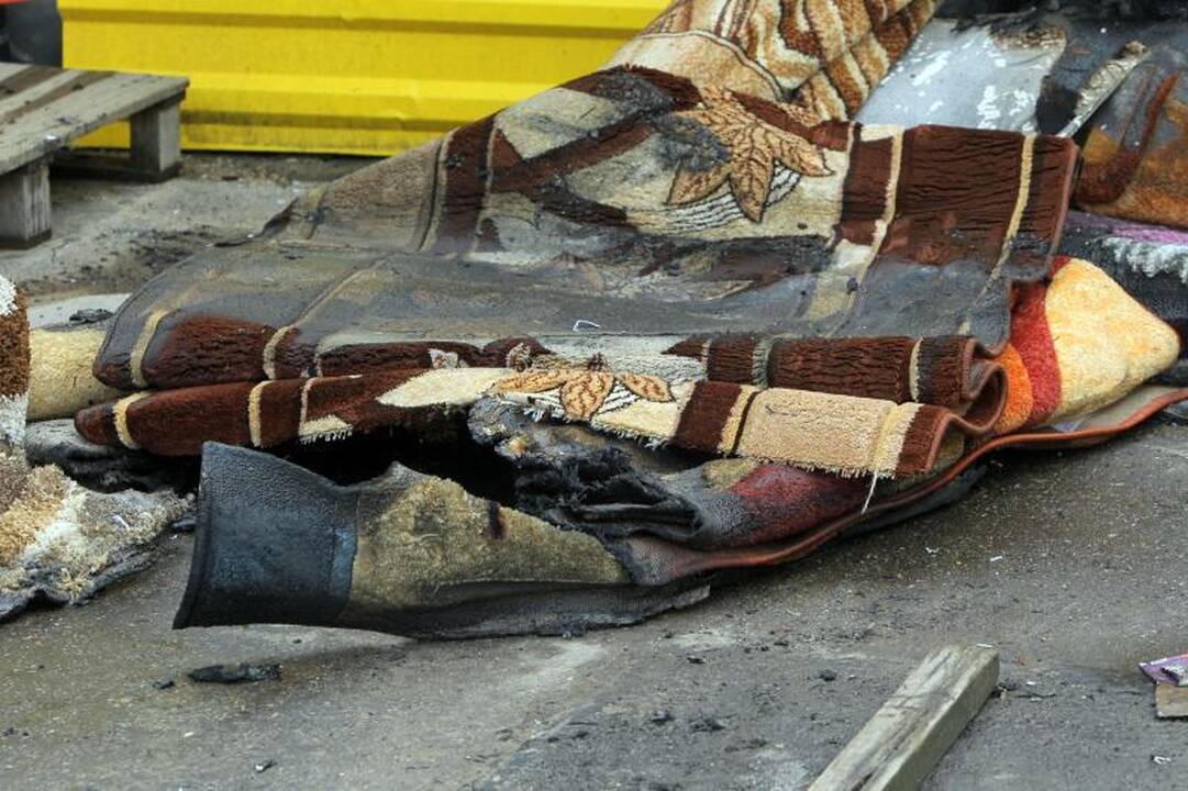 Per gaisrą Gariūnuose sudegė ir prekeivių gyvenimai