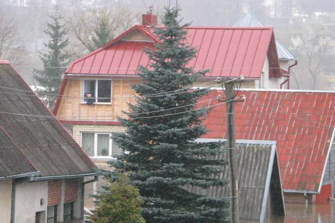 Potvynis Kaune ir rajone: gyventojai nespėjo išgelbėti net paso (papildyta)