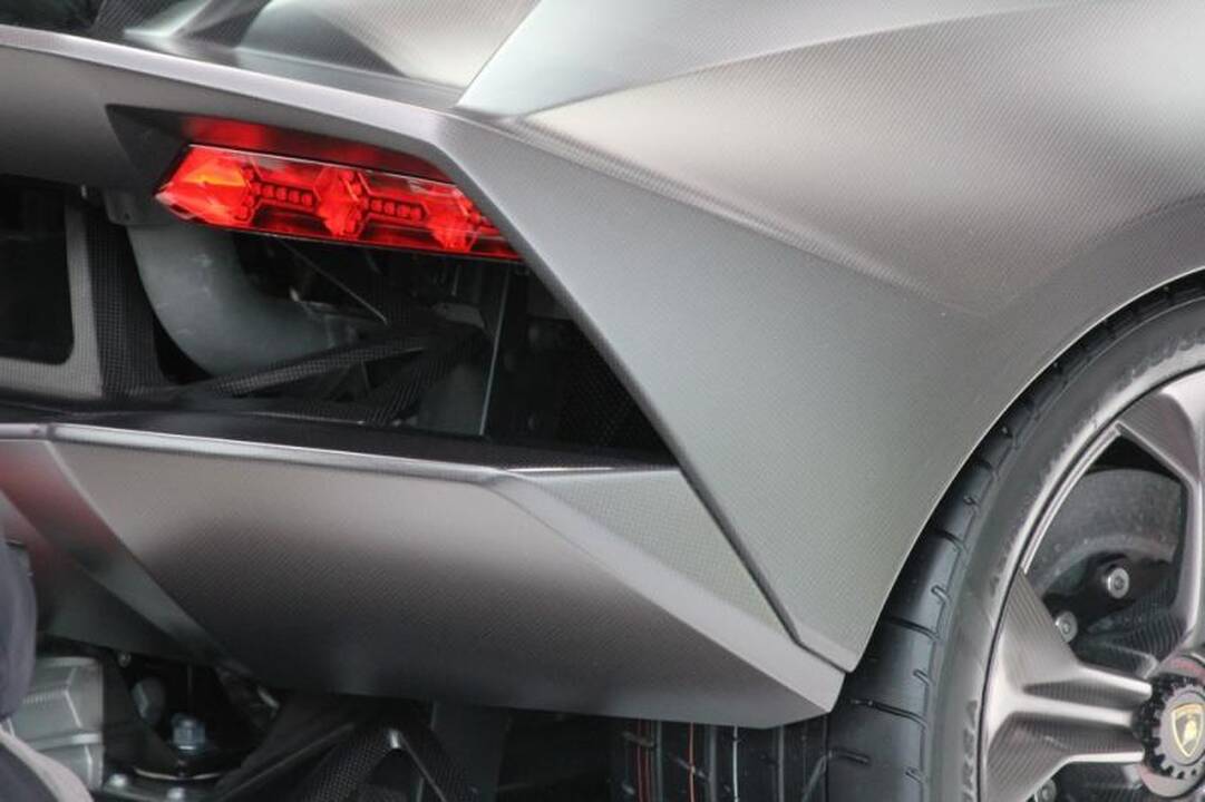 Frankfurto automobilių paroda: „Lambo Sesto Elemento“ pasieks prekybą