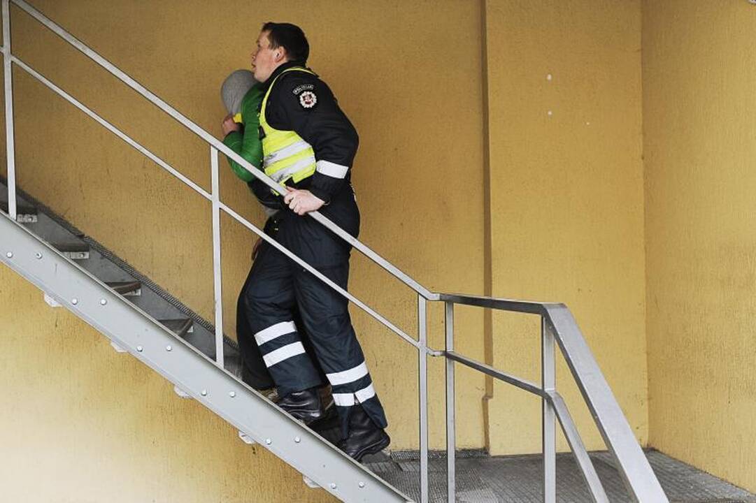 Sulaikytas trečias galimas padegėjas, vieną leista suimti 2 mėnesiams