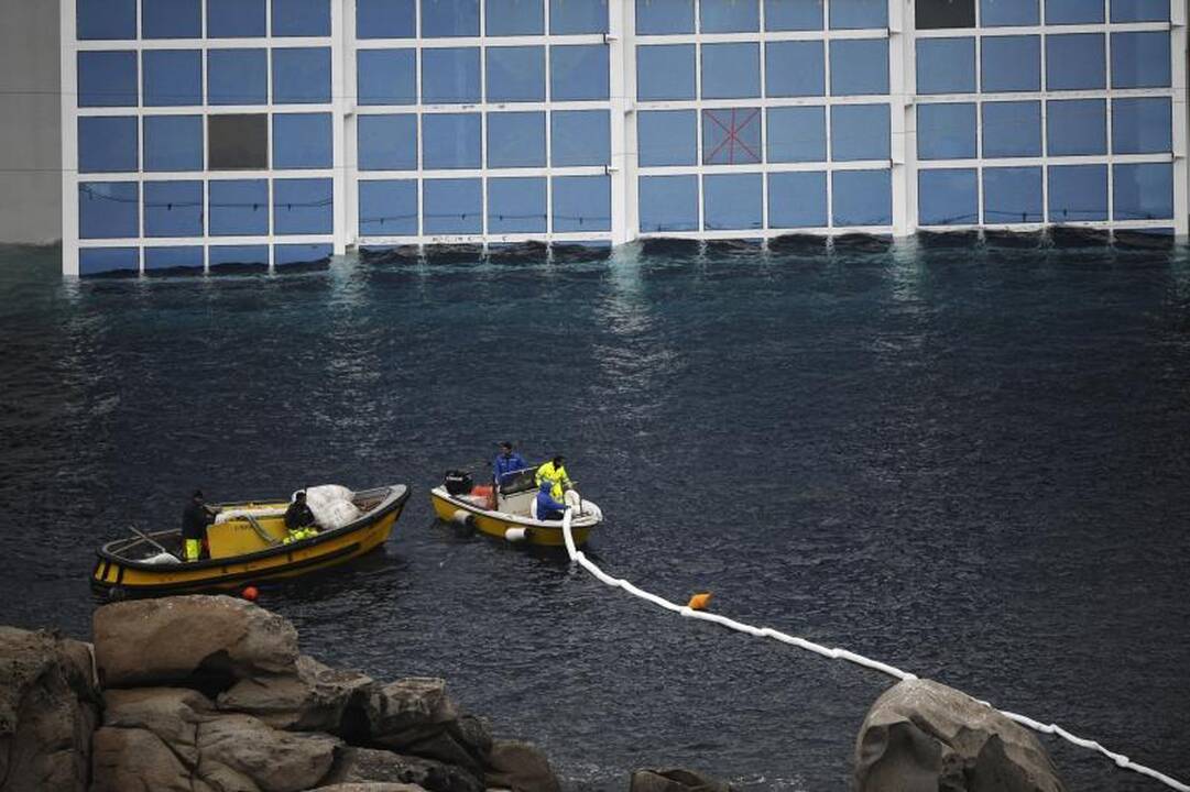 „Costa Concordia“ kapitonas pripažino pasukęs per vėlai