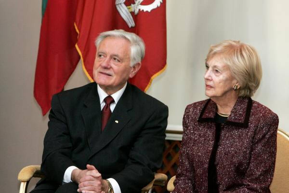 V. Adamkus: dėl mylimosios Almos dėmesio kovojome su G. Žemkalniu