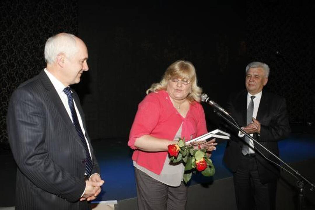 Politikai paskutinį Klaipėdos miesto tarybos posėdį baigė puota 
