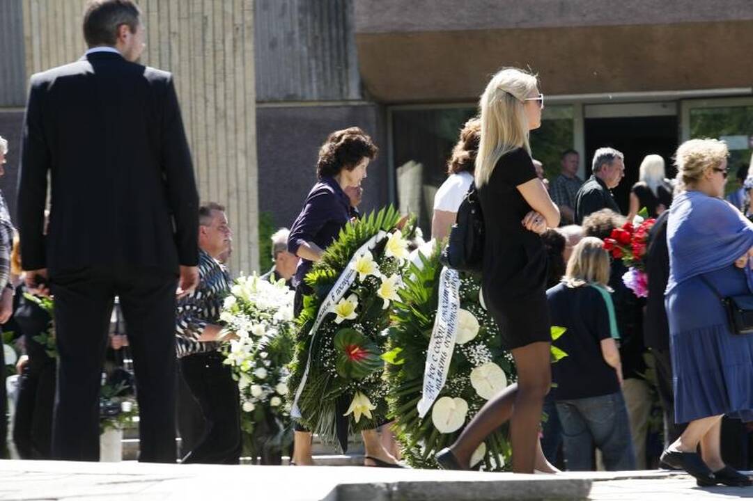 Nužudytas advokatas S.Novikovas palaidotas Kairėnų kapinėse