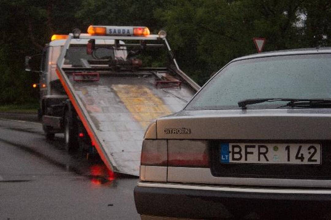 Vilniuje per avariją sunkiai nukentėjo taksi keleivė