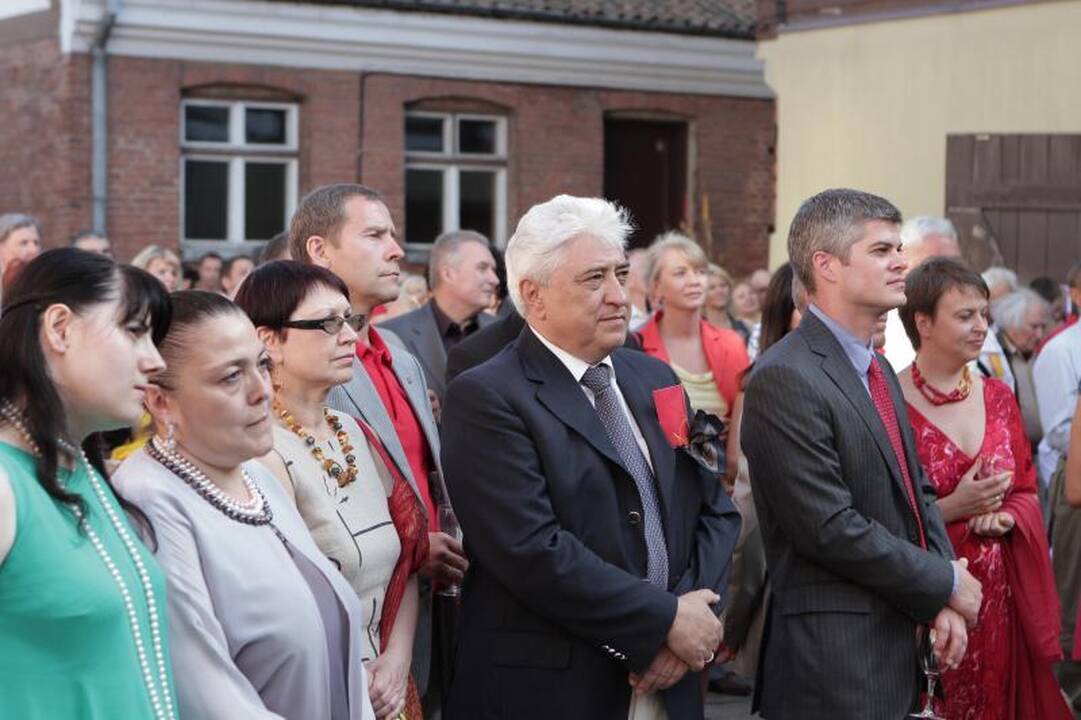 Iškilmingame Klaipėdos mero pokylyje – kepti paršeliai