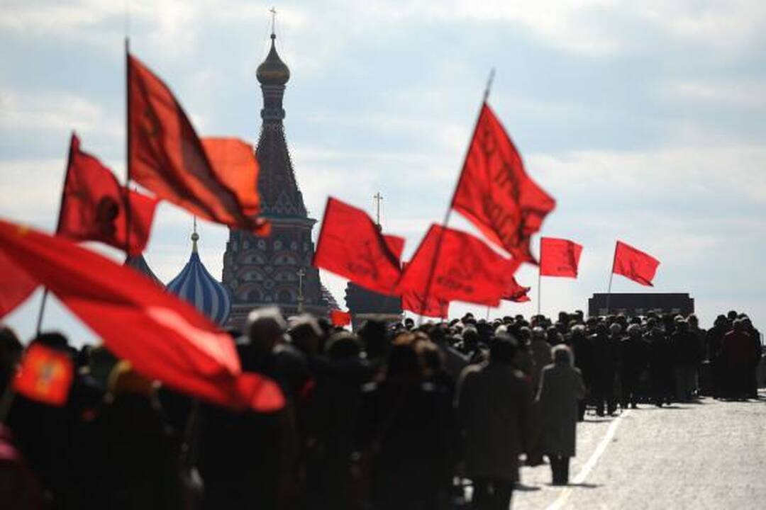 Maskvoje apie 3 tūkst. komunistų atėjo prie V.Lenino mauzoliejaus