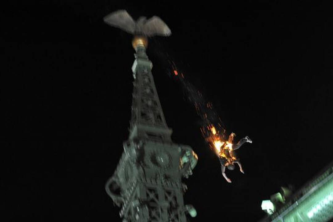 "World Press Photo" konkursą laimėjo nuo vyro smurto nukentėjusią afganę vaizduojanti nuotrauka