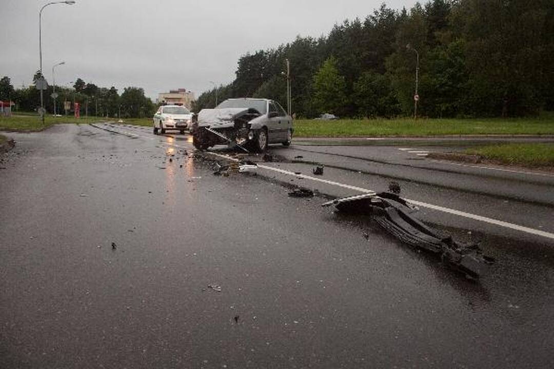 Vilniuje per avariją sunkiai nukentėjo taksi keleivė