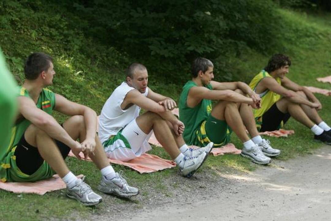 Lietuvos krepšininkai prakaitą lieja pajūryje